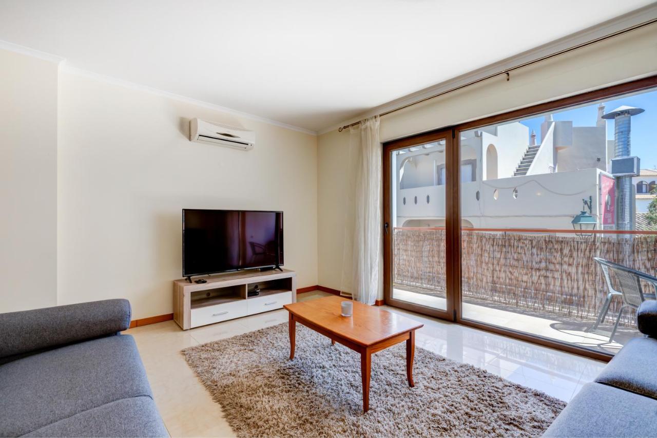 Two Bedroom Apartment With Rooftop Pool In Alvor Exterior photo